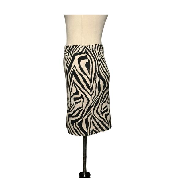 Pretty Little Thing cream black zebra print pull on mini skirt size 6 - Picture 6 of 11
